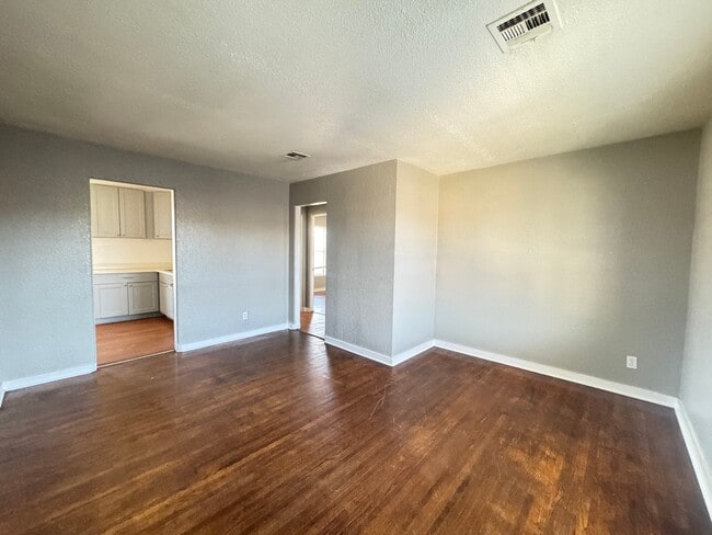 Photo - 2030 NW 25th St Apartment