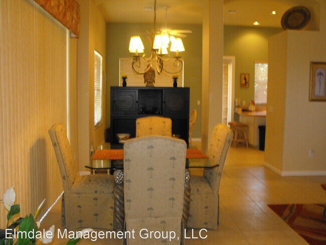 Foto del edificio - 2 br, 2 bath House - 2135 South Maiden Lane