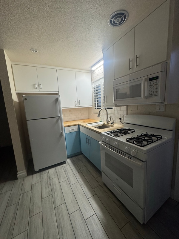 Building Photo - 6234 N 12th Pl