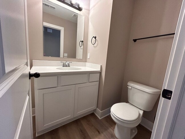 Building Photo - 1611-1613Dugan