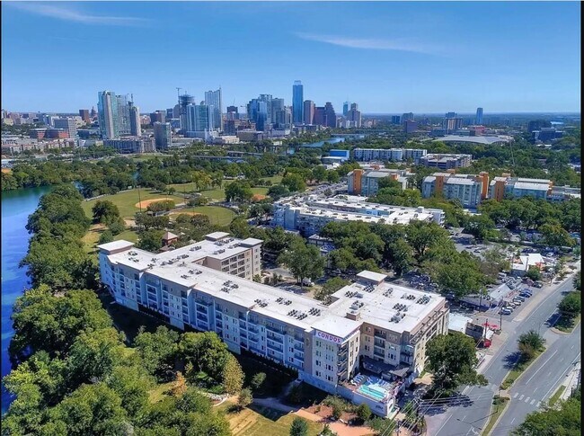 Foto del edificio - 1900 Barton Springs Rd