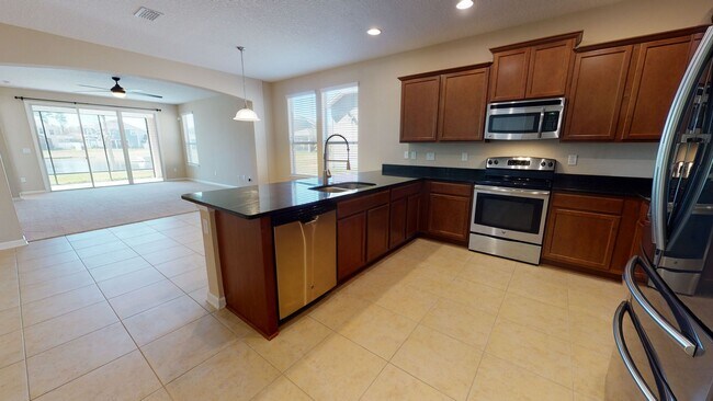 Building Photo - Beautiful 4 bedroom, 3 bathroom home with ...