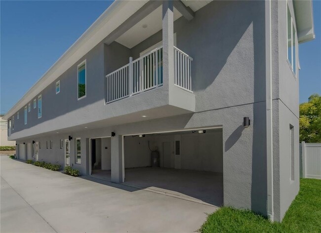 Building Photo - 310 Hibiscus St