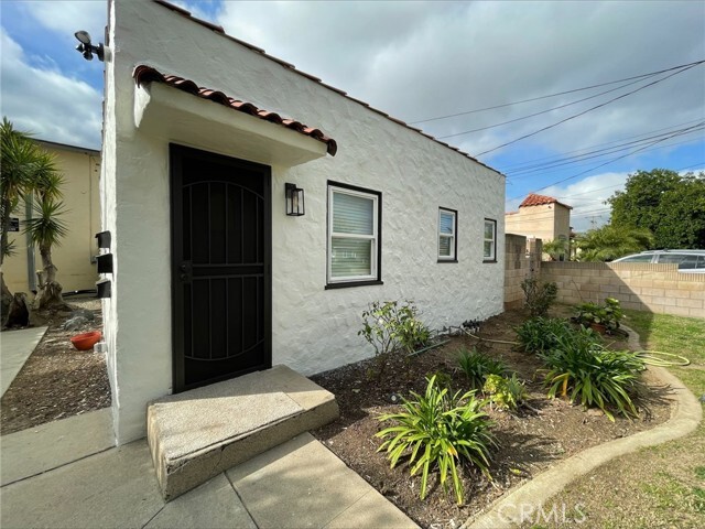 Building Photo - 440 E Puente St