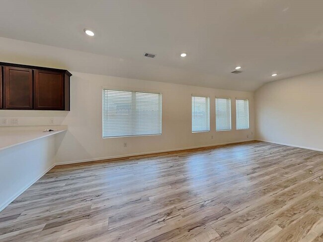 Foto del edificio - 22711 Bolanzo Ln