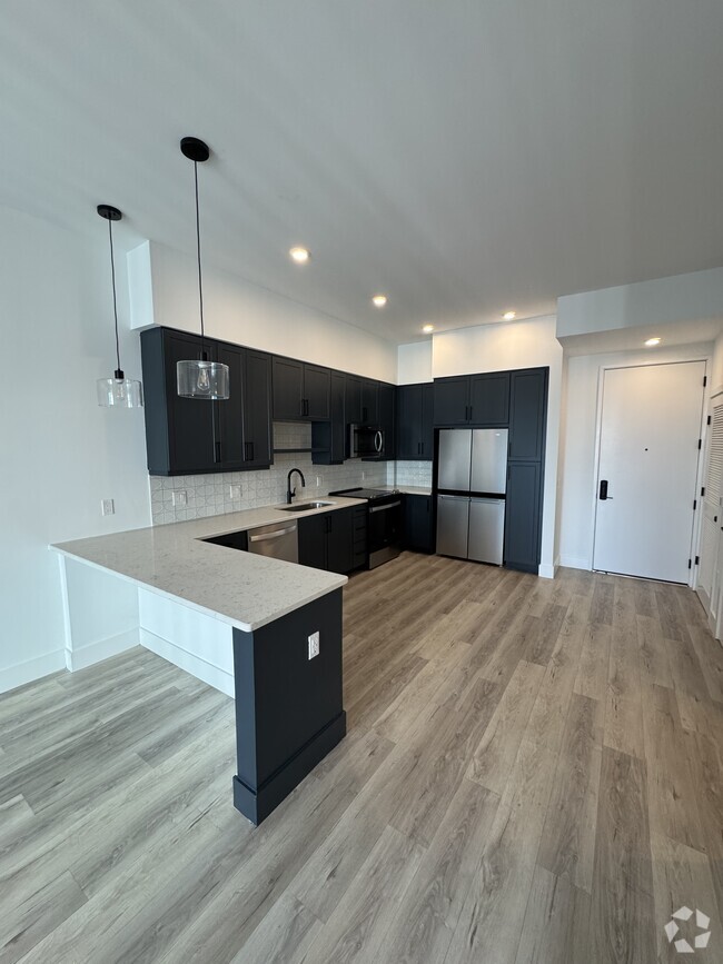 Kitchen U Shape With Bar - 89 NW 30th St