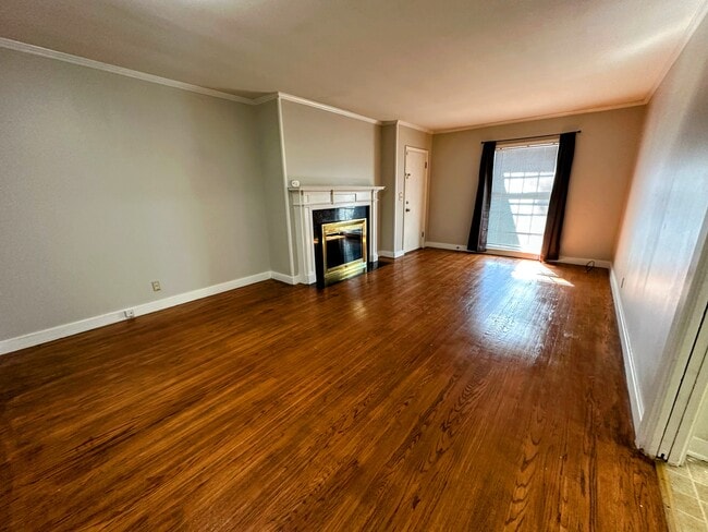 Foto del edificio - 1135 E Clark Blvd