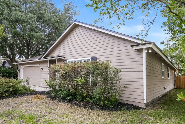 Foto del edificio - 3410 Guernsey Ct