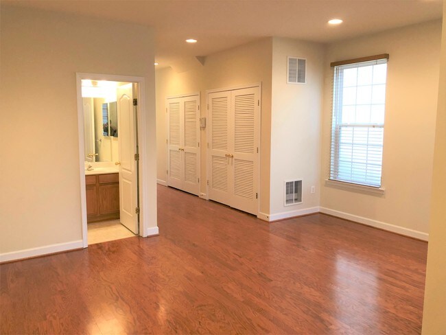Building Photo - 7749 White Heron Trl