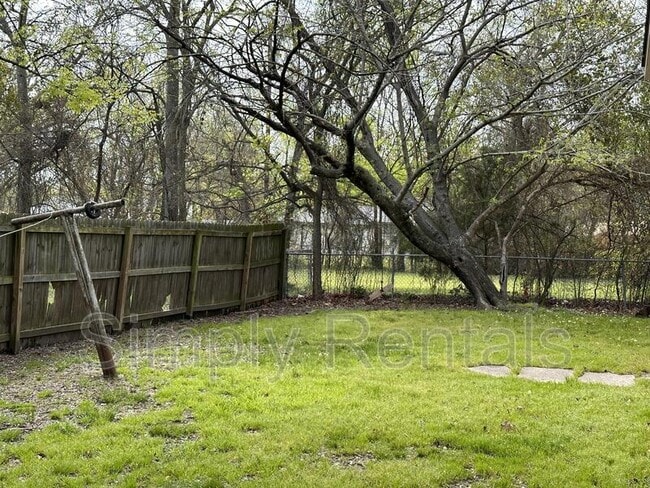 Building Photo - Monroe St 2501