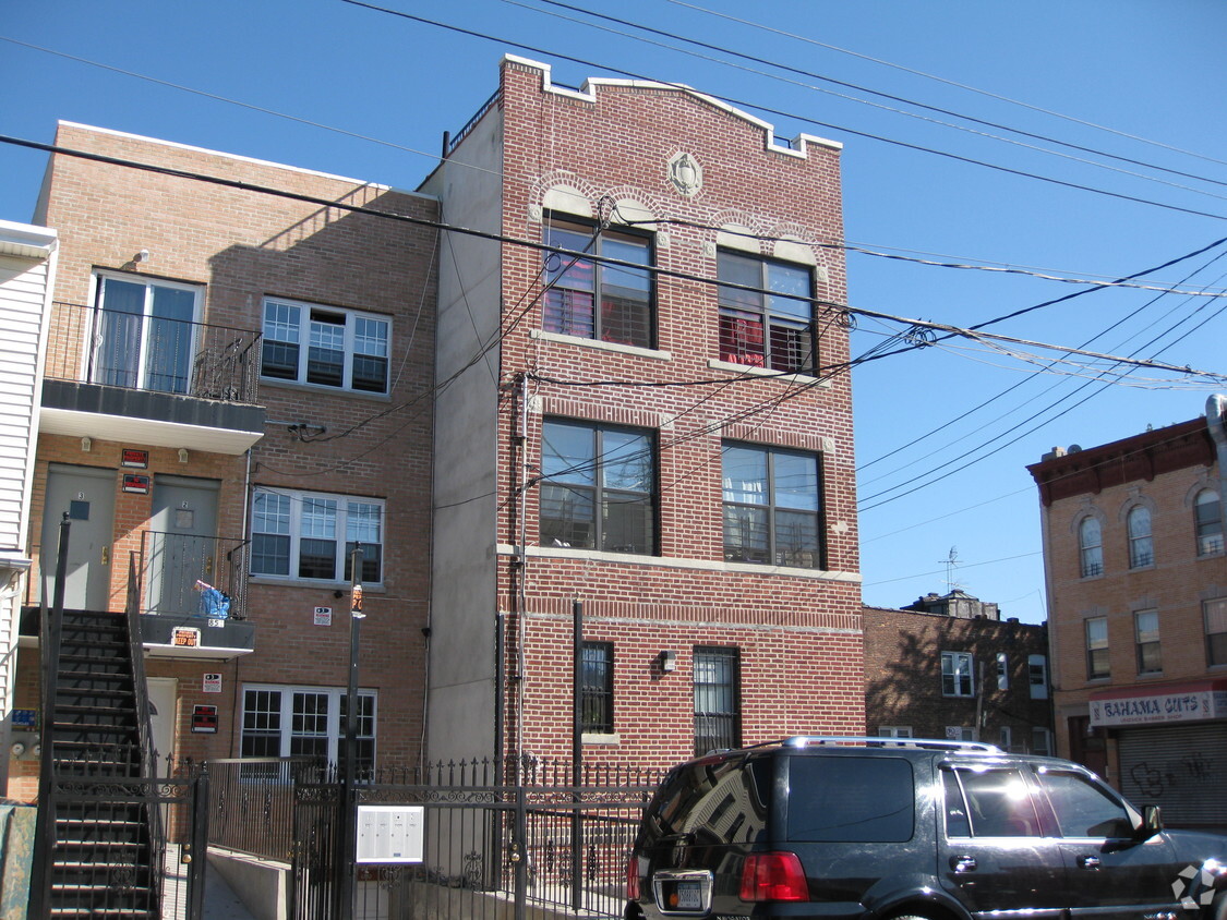 Foto del edificio - 853 Belmont Ave