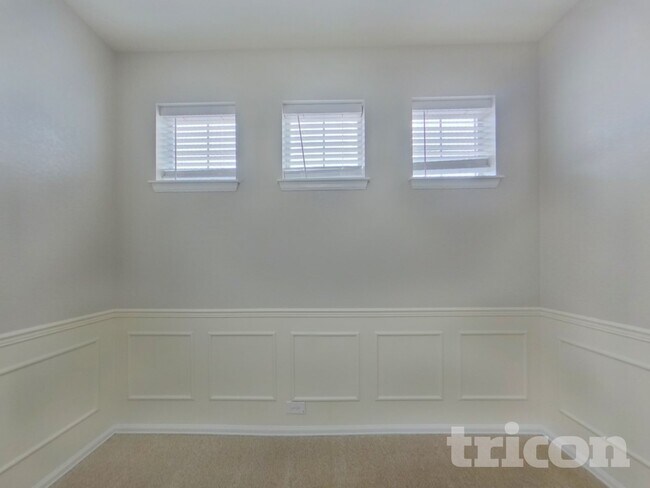 Foto del edificio - 22517 E Layton Cir