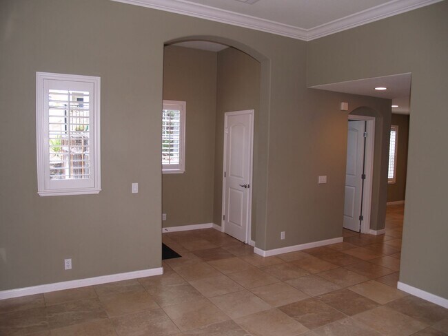 Photo - Beautiful end-unit Townhouse 3 bedrooms/2....