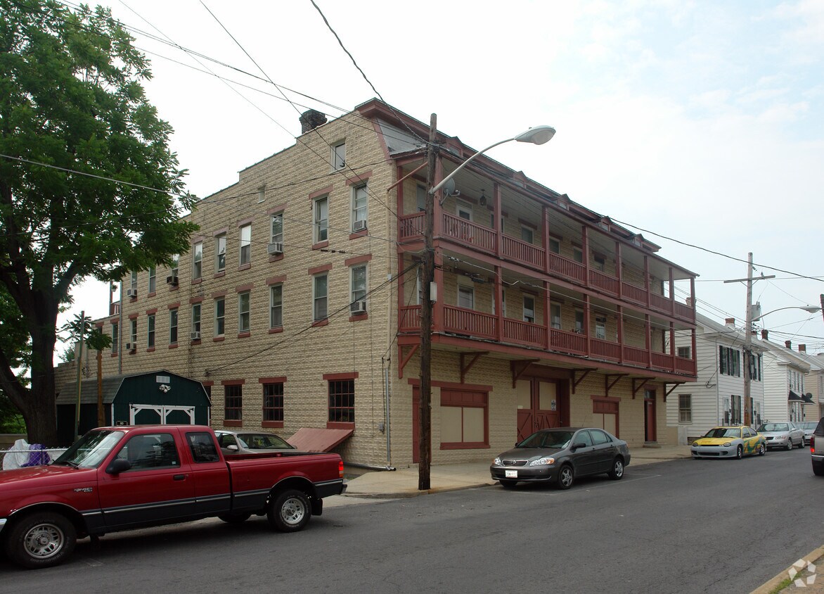 Foto del edificio - 216 N Cannon Ave