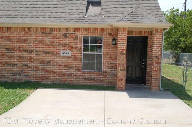 Foto del edificio - 400 Kings Way Dr