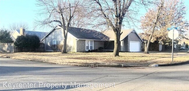Building Photo - 3 br, 2 bath House - 4501 W Tacoma St