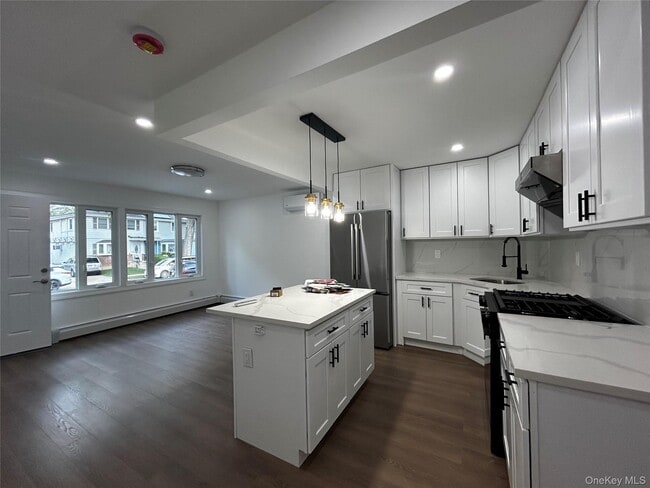 Foto del edificio - 64-46 217th St