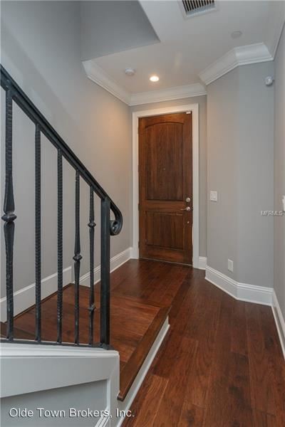 Building Photo - 3 br, 3.5 bath House - 641 E Jackson St.
