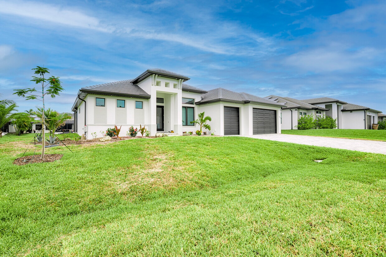 Primary Photo - 2322 NW 39th Ave