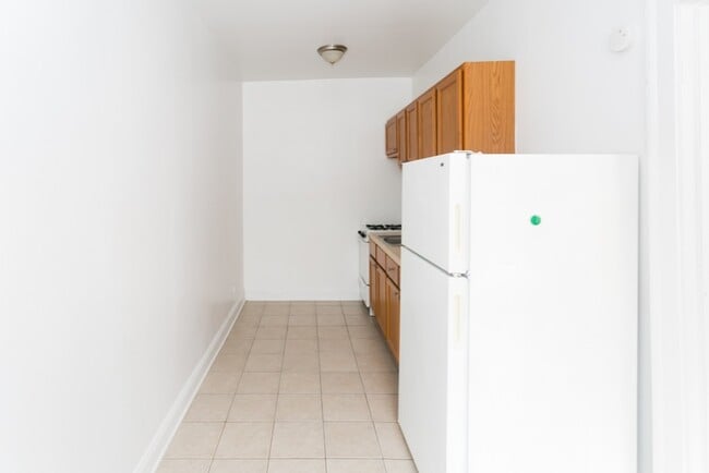 Building Photo - 4856 N Damen Ave