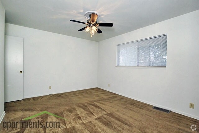 Broadmoor Court Apartments - Overland Park, KS  