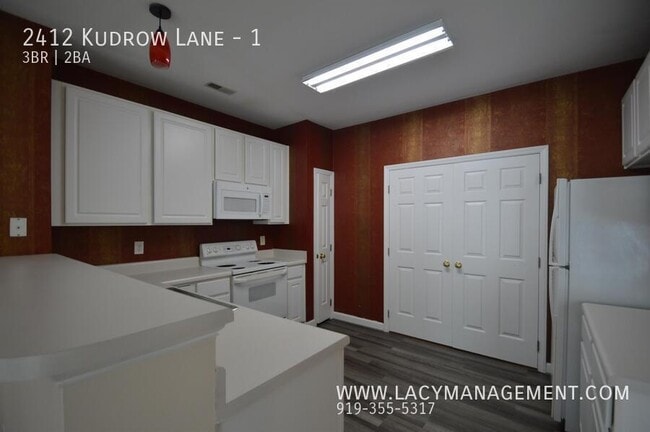 Foto del edificio - 2412 Kudrow Ln