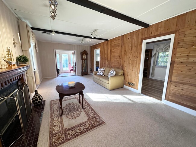 Foto del edificio - 7445 Orion Ave