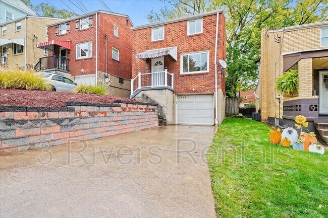 Building Photo - 1419 Dagmar Ave