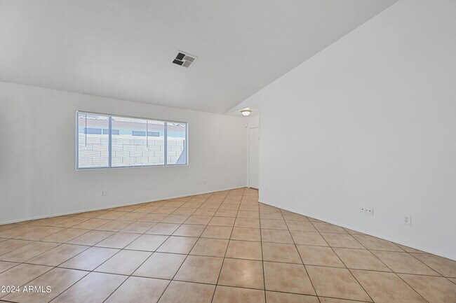Foto del edificio - 21620 N 32nd Ave