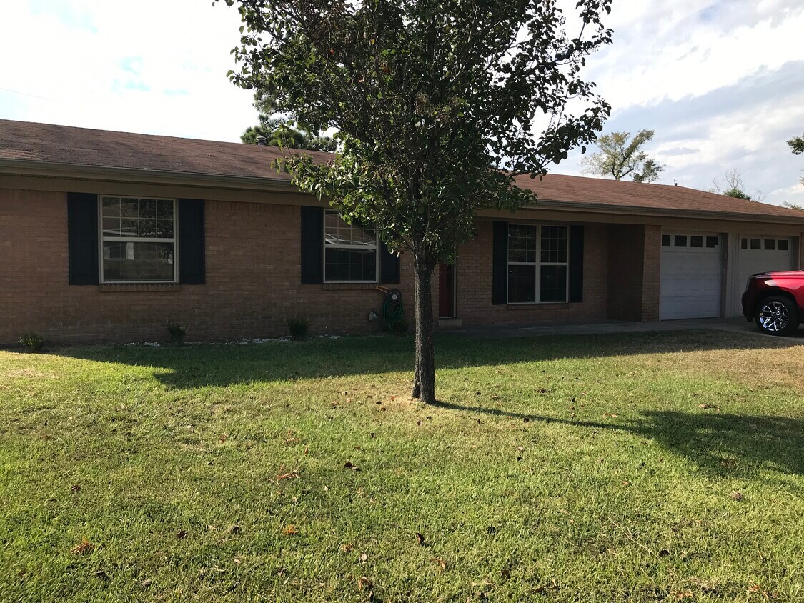 10 Highland Hills Ln, Texarkana, AR 71854 House Rental in Texarkana