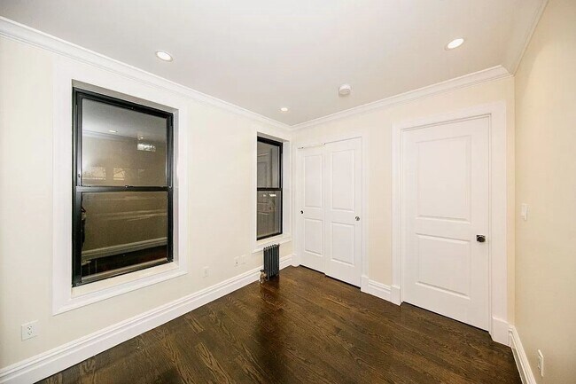 Building Photo - 552 Broome Street