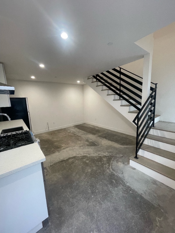 Primary Photo - 2040 Solano Way