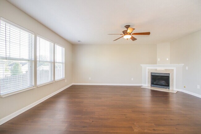 Building Photo - 902 Grand Oak Dr