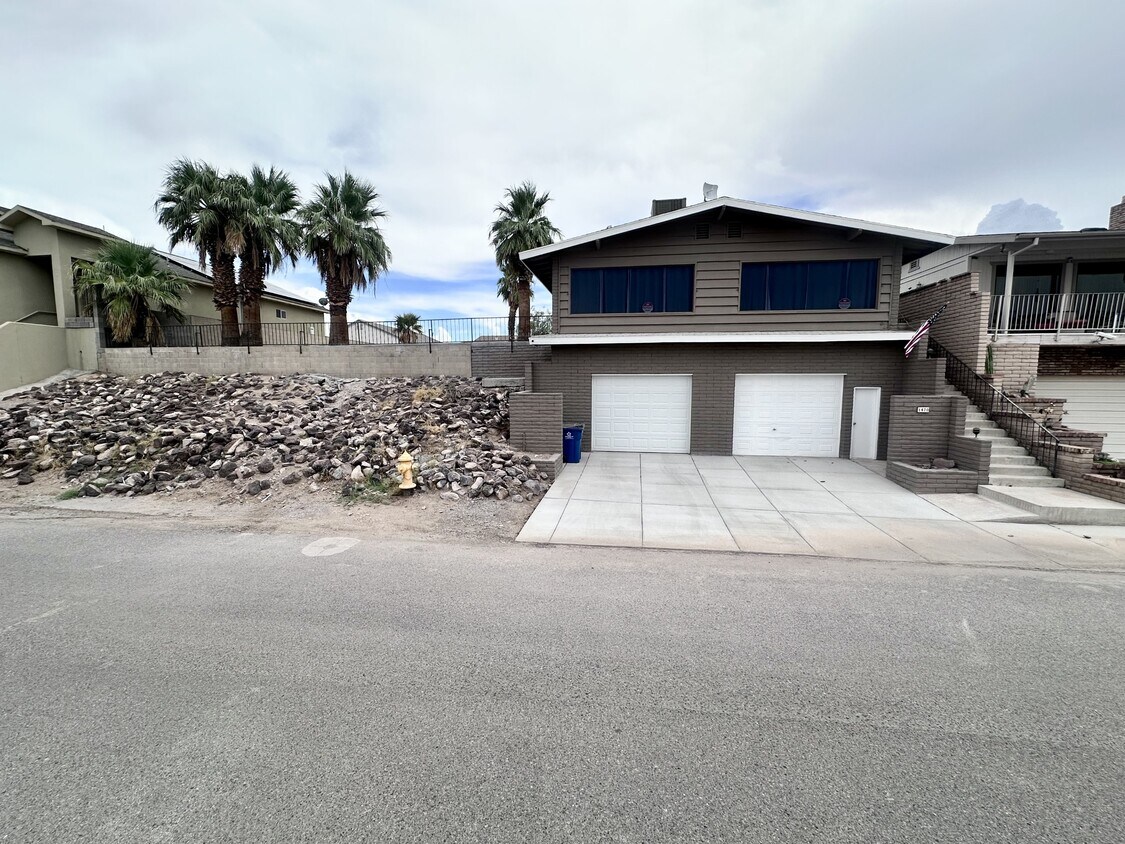 Primary Photo - 1470 Riverfront Dr