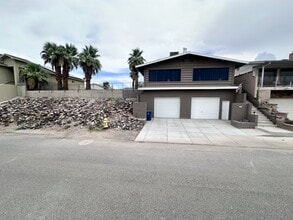 Building Photo - 1470 Riverfront Dr