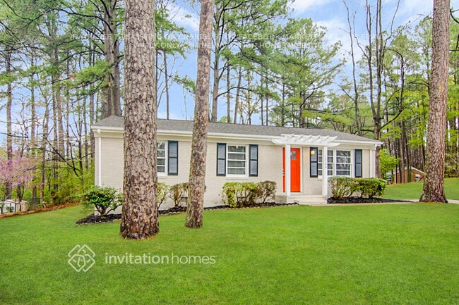 Building Photo - 1700 Woodland Rd