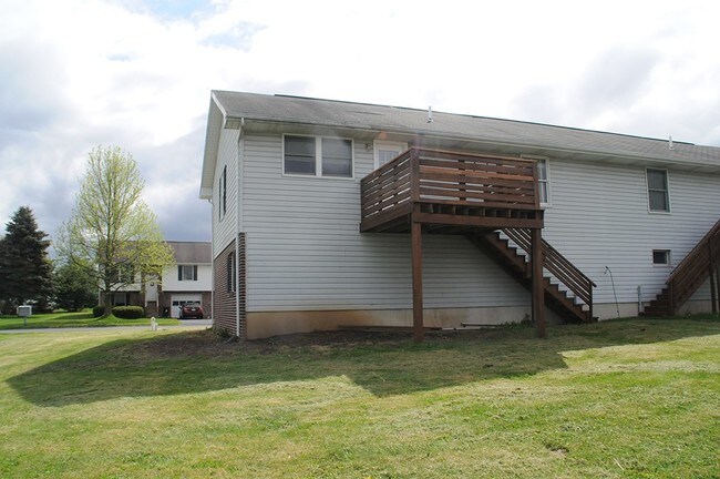 Back - 3143 Shellers Bend