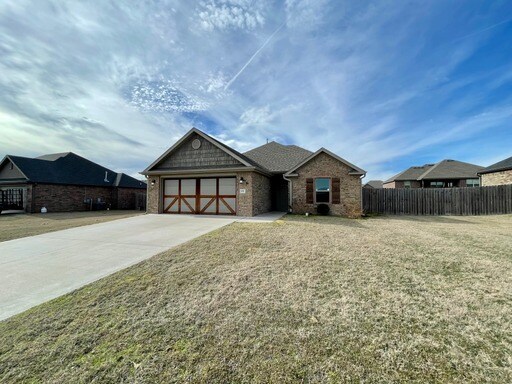 Primary Photo - 571 Sundowner Ranch Ave