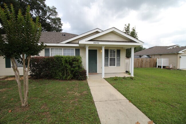 Building Photo - 2 bed 1 bath Northeast Pensacola townhome ...