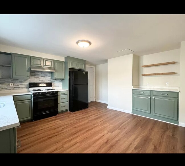 Building Photo - 223 Trenton St