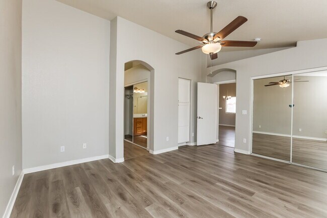 Foto del edificio - 725 W Chambers St