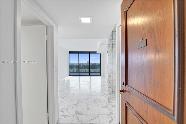 Foto del edificio - 19707 Turnberry Way
