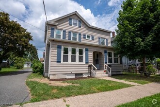 Building Photo - 314 Monroe St