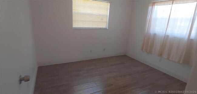 Foto del edificio - 3860 NW 8th Pl