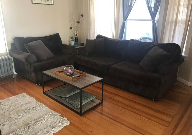 Building Photo - 434 River Ave