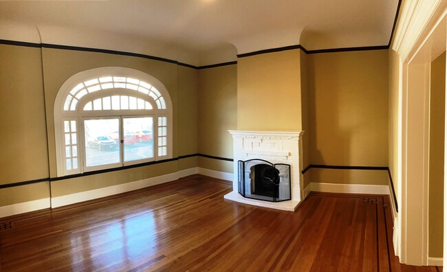 big living room - 1311 5th Ave