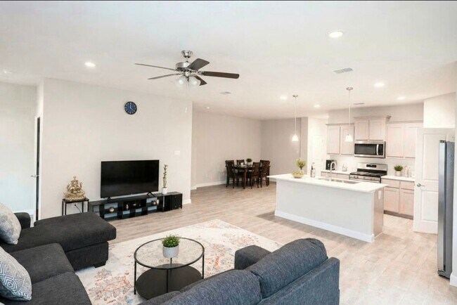 Building Photo - 14313 Andromeda Dr