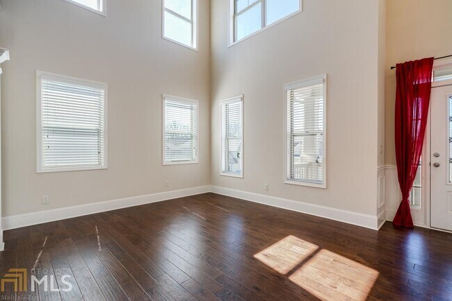 Building Photo - 4215 Miramount Overlook