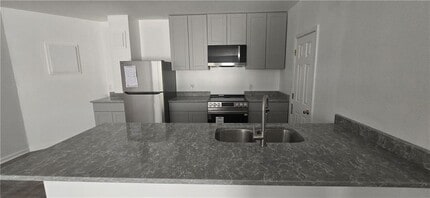 Building Photo - 4951 Larkspur Ln