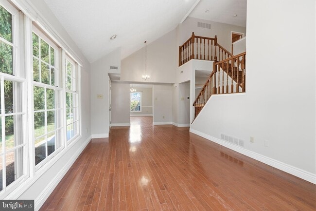 Building Photo - 7 Walton Ct